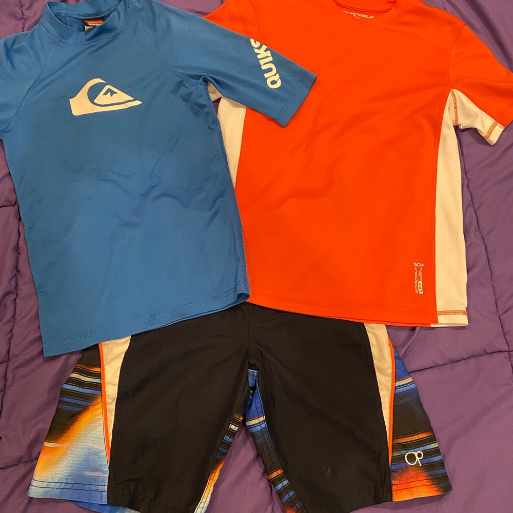 3 pc swim - 2 rashguard inc Quiksilver & Boys Boardshorts Op size 8-10